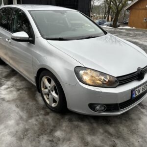 VW Golf, 1,4b, kun 107 515km, motor orker lite, mangler service (sist på 60.000km)