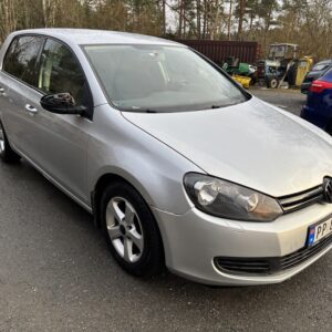 VW Golf, må på EU kontroll, en del rust
