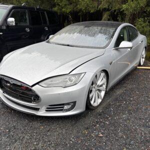 Tesla mod S85, Defekt batteri
