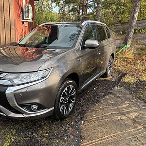 Mitsubishi Outlander Hybrid, auto, 4x4, Automat Står fast i Park