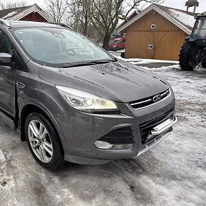 Ford Kuga, 2014 mod, skader på front og høyre side foran. + div, Automat, 4x4