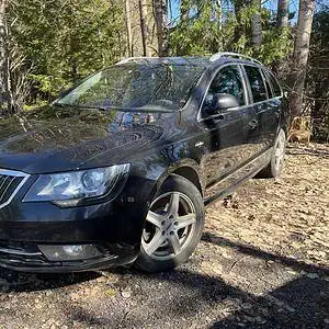 Skoda Superb, Automat, 4x4, panorama, motorhavari