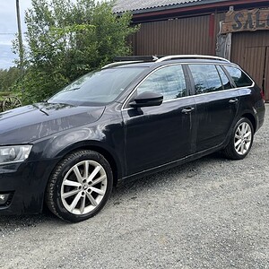 Skoda Octavia 2014 mod, 1,6 D, AUTOMAT, 242600km, navigasjon og DAB. Diverse feil!