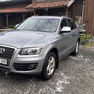 Audi Q5 2009 mod, S-line, Automat, 2,0TDI, 170HK, km 169.700, EU ok til juni 2027. Har ikke oljetrykk, oljepumpe m kjede må byttes.