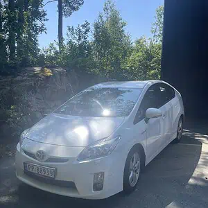 Toyota Prius Hybrid. Tom for strøm og rusten under. Må hentes i Arendal!