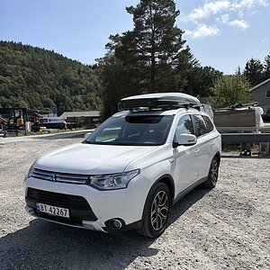 Mitsubishi Outlander Hybrid EU OK 05.27 - Motorhavari - Må hentes i Kristiansand!